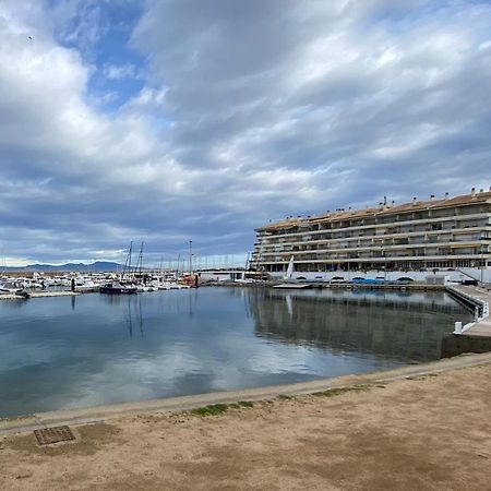 Apartamento en primera línea de mar L' Escala Exterior foto