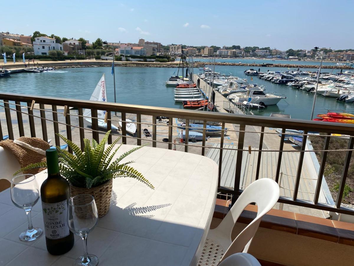 Apartamento en primera línea de mar L' Escala Exterior foto