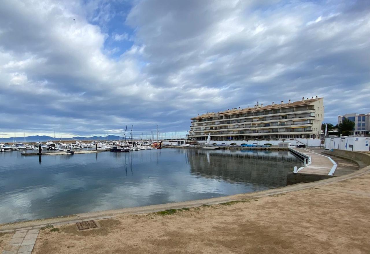 Apartamento en primera línea de mar L' Escala Exterior foto